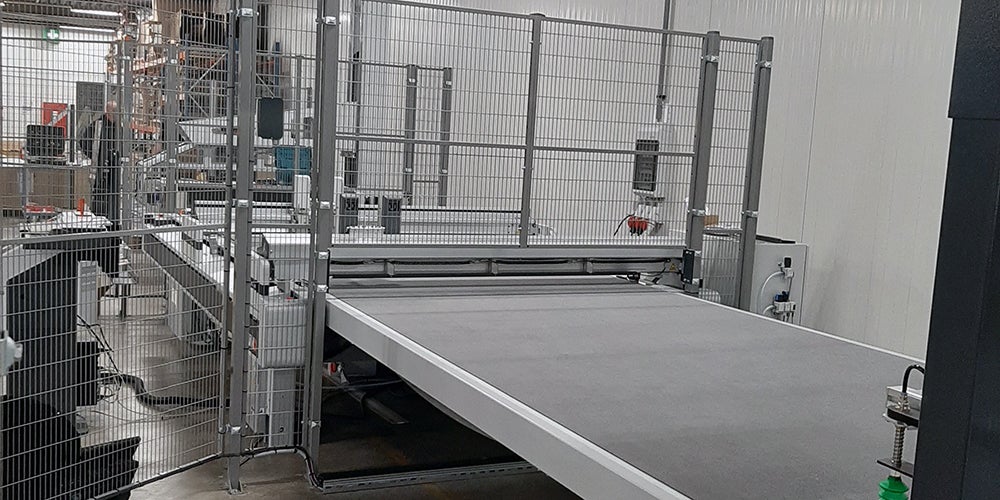 Nieuwe Zünd plotter installatie in volle gang Nieuwe Zünd plotter installatie in volle gang