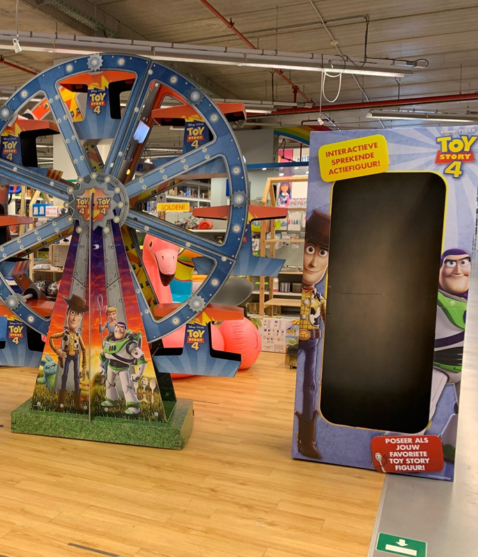 Kartonnen reuzenrad Walt Disney Toy Story 4 - Holbox - header mobile Kartonnen reuzenrad Walt Disney Toy Story 4 - Holbox - header mobile